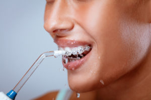 Dental Flossing vs Water Flossing: A Direct Comparison