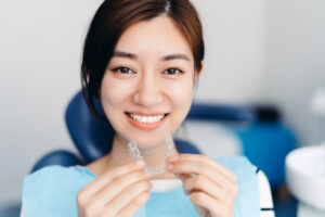 Get Helpful Tips on How to Clean Your Invisalign – And How Not to Clean It