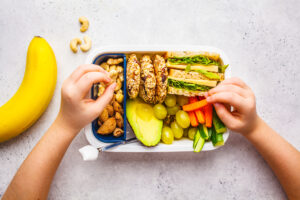 Keep Your Kids’ Oral Health Healthy with These Healthy Packed Lunch Tips